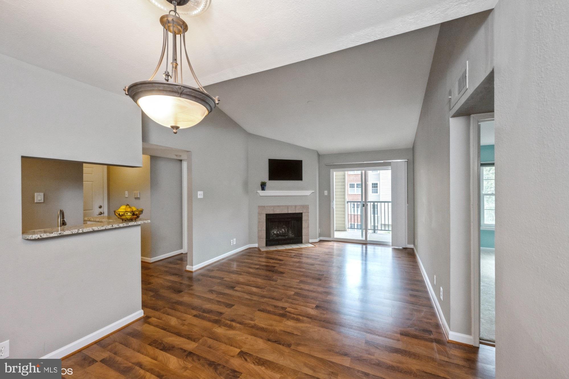 POINTE AT PARK CENTER - Residential