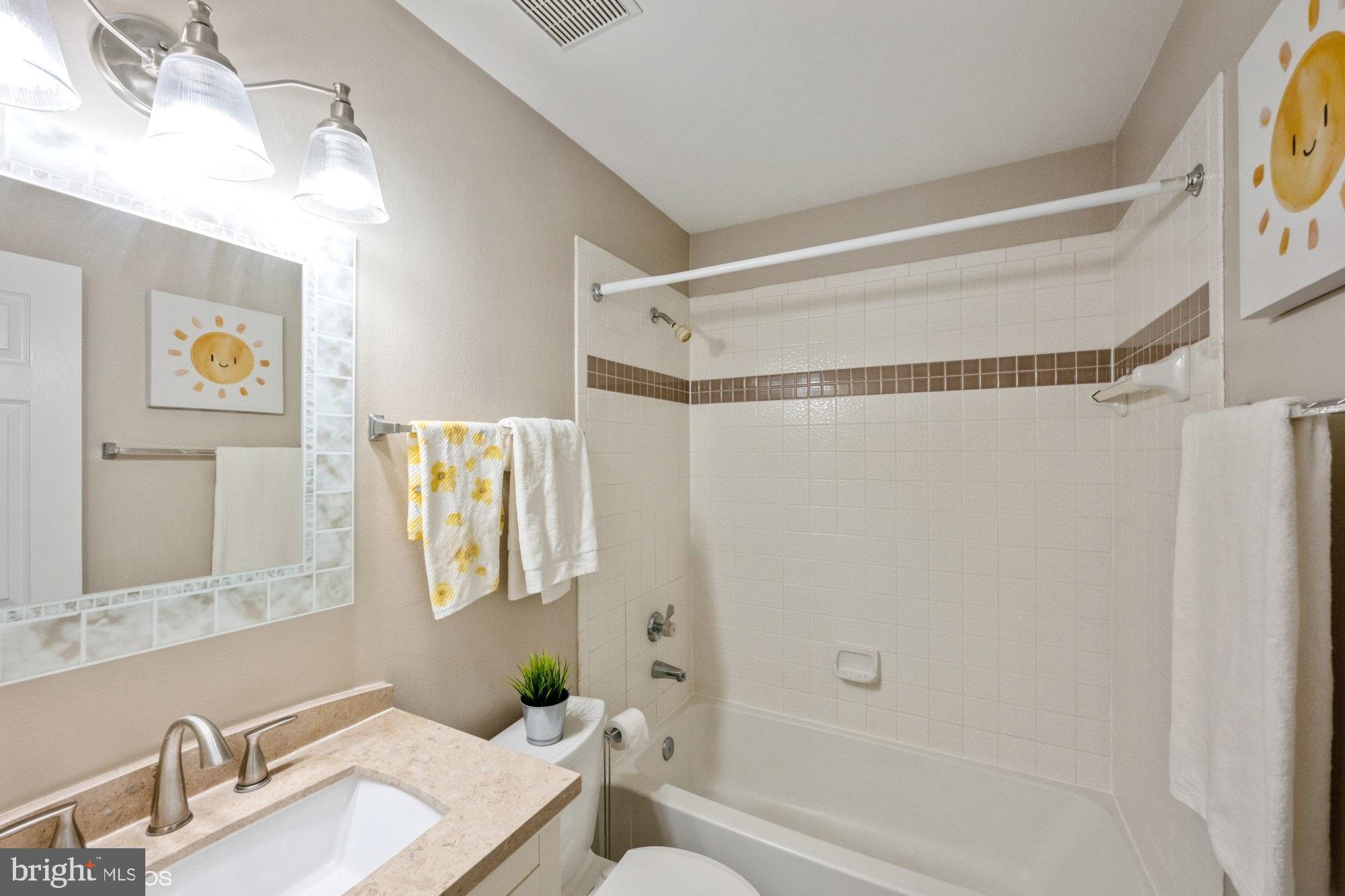 POINTE AT PARK CENTER - Residential