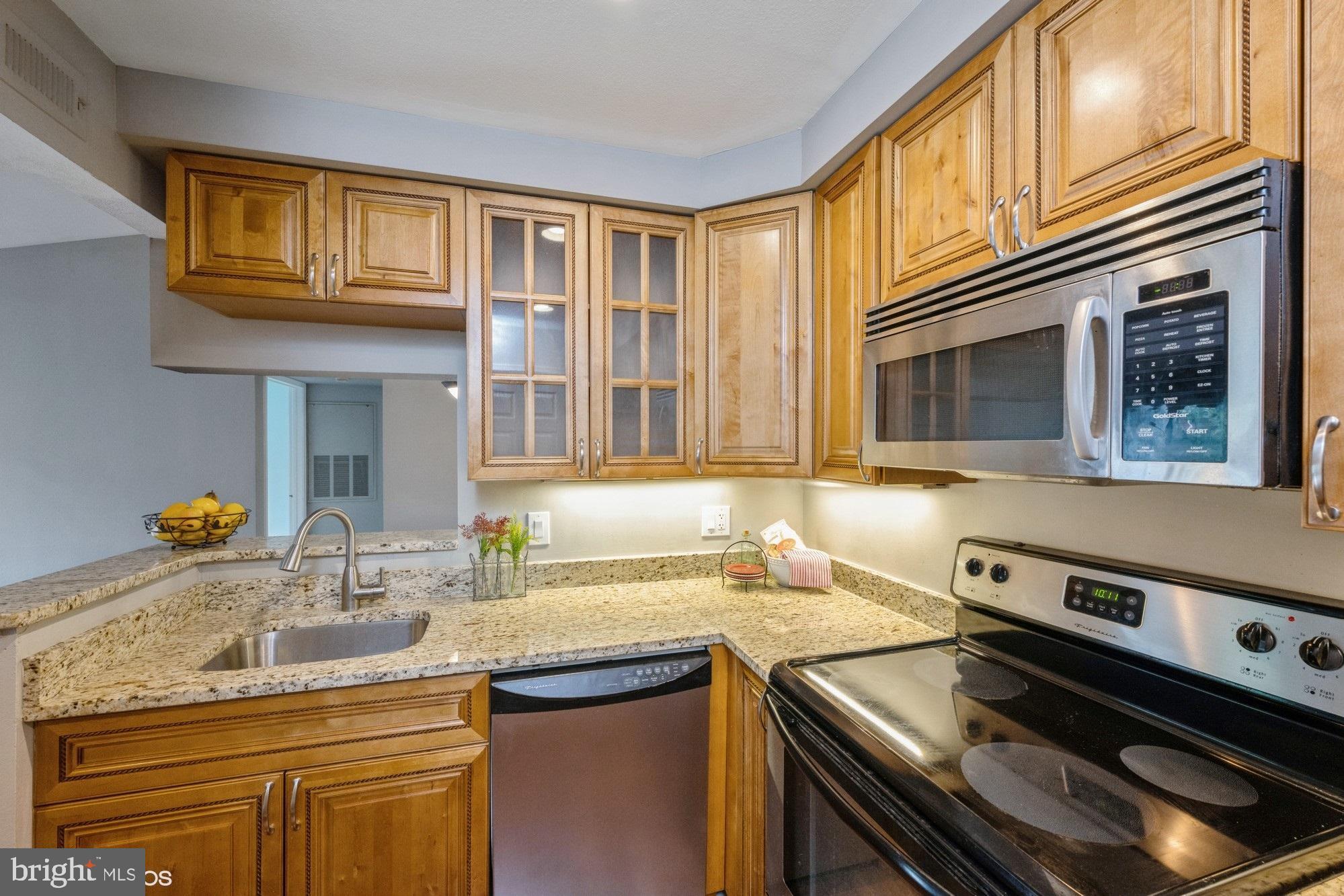 POINTE AT PARK CENTER - Residential