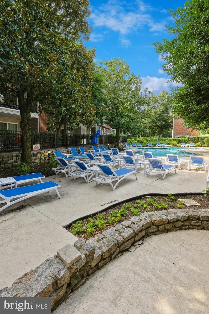 POINTE AT PARK CENTER - Residential