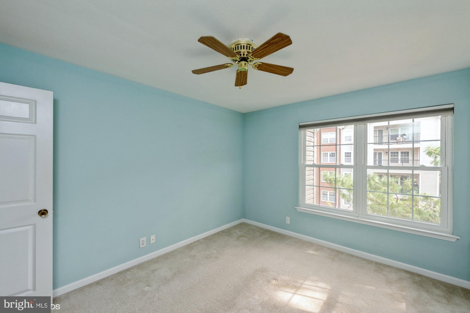 POINTE AT PARK CENTER - Residential