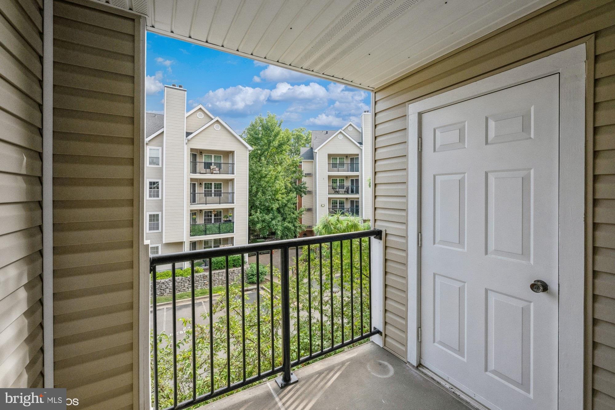 POINTE AT PARK CENTER - Residential