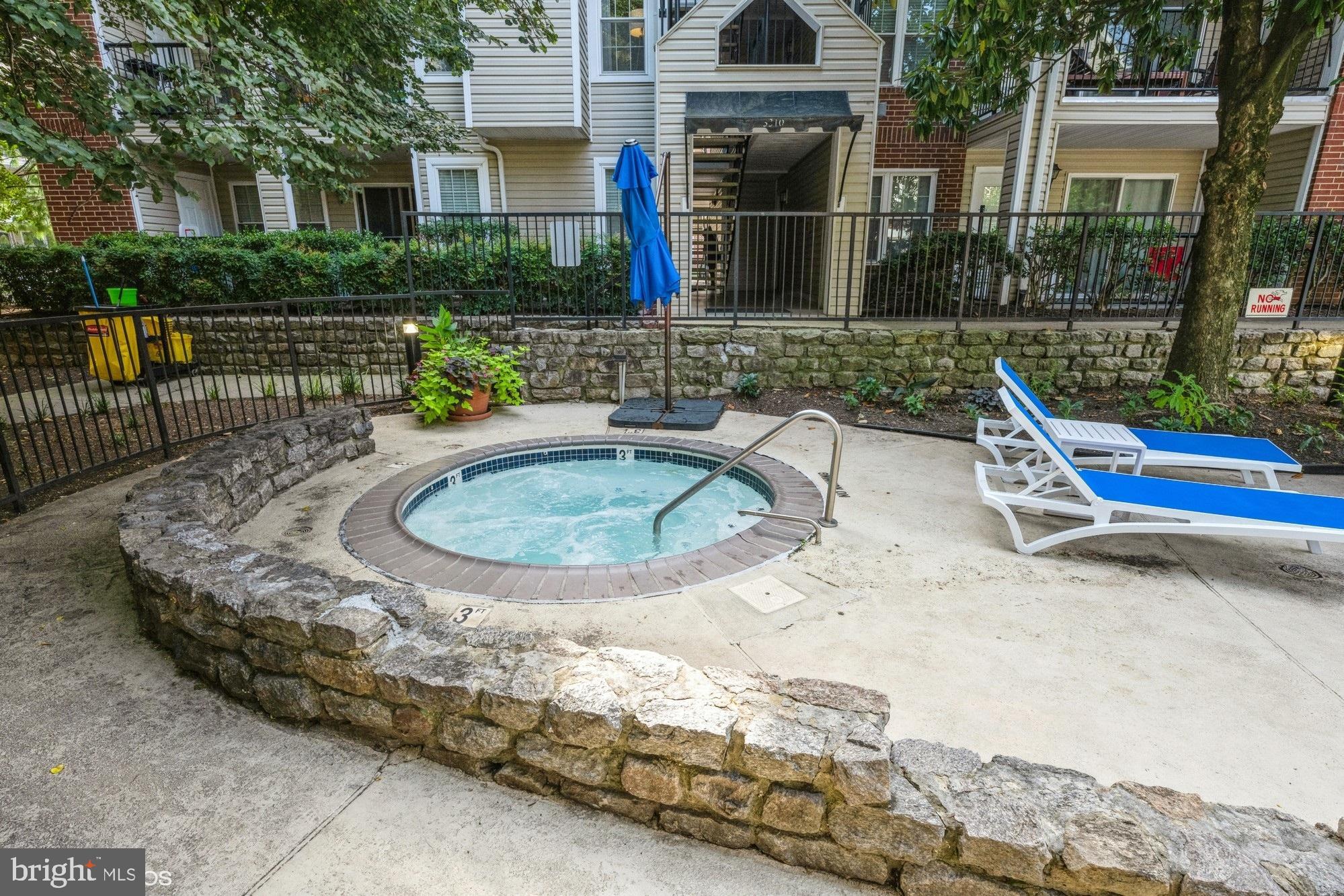 POINTE AT PARK CENTER - Residential