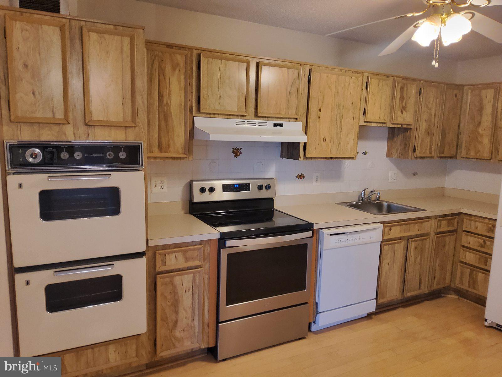 ROTONDA - Residential Lease