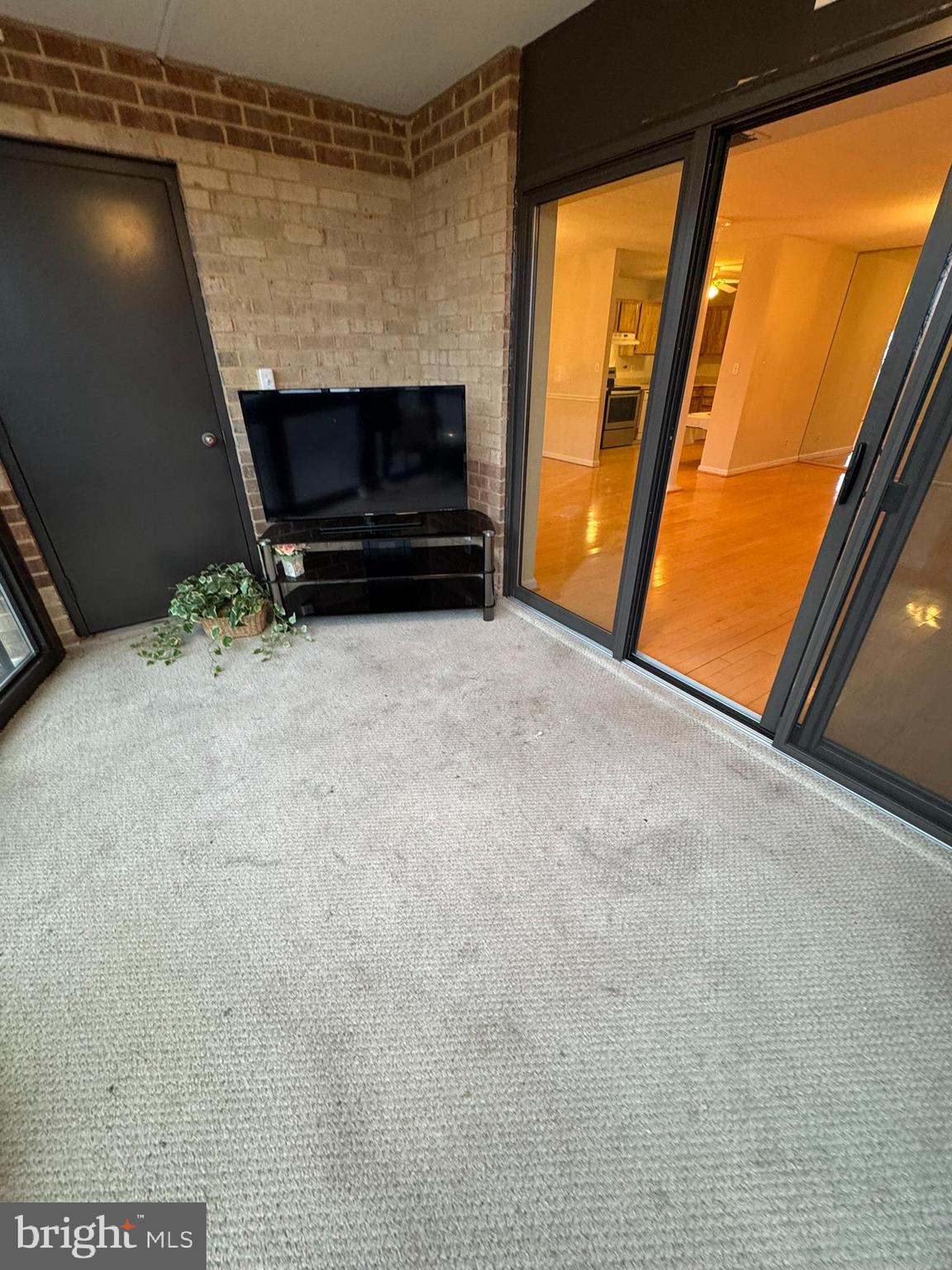 ROTONDA - Residential Lease