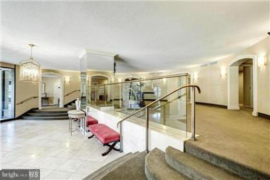 ROTONDA - Residential Lease