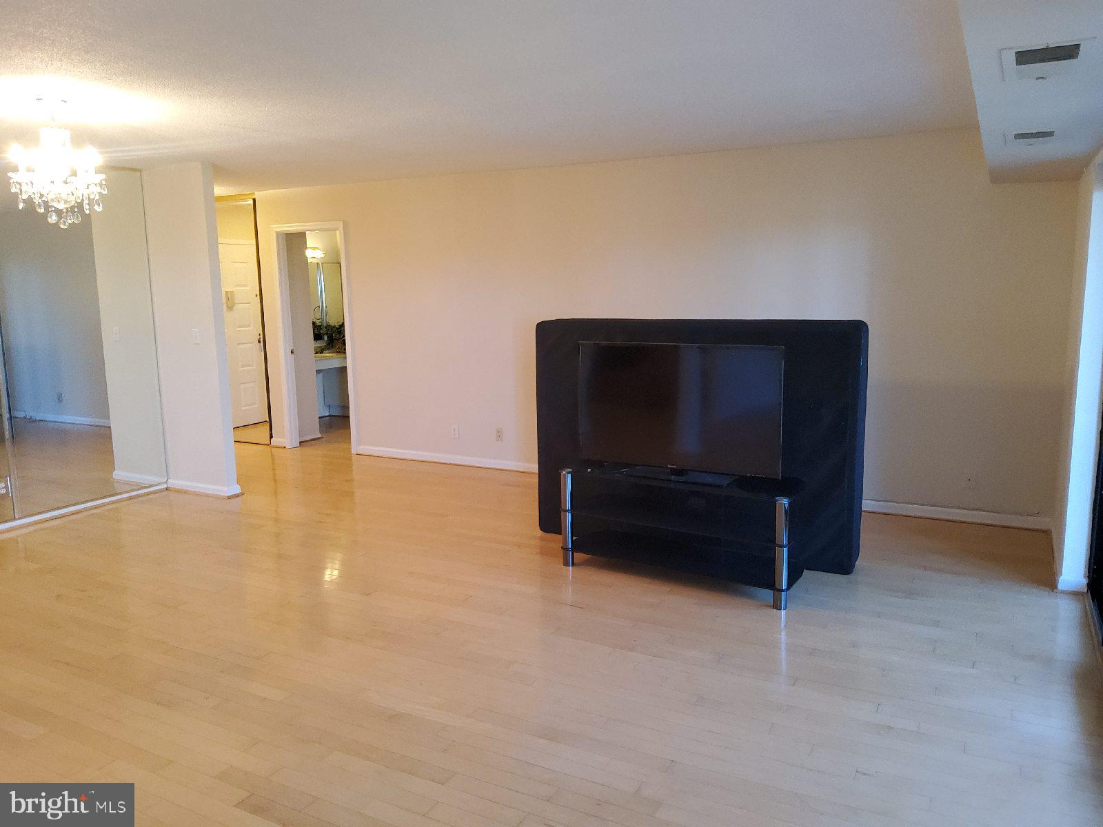 ROTONDA - Residential Lease