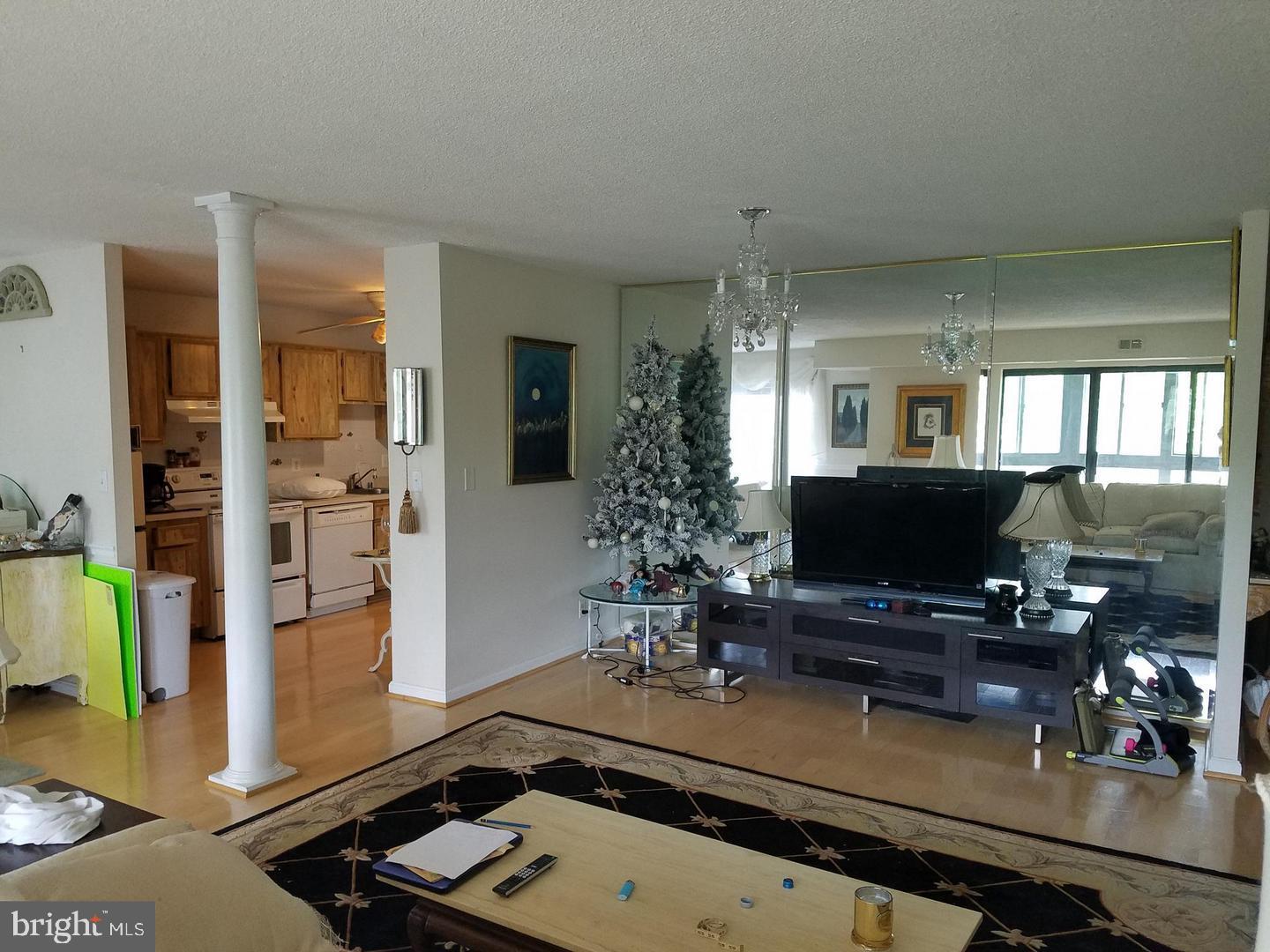 ROTONDA - Residential Lease