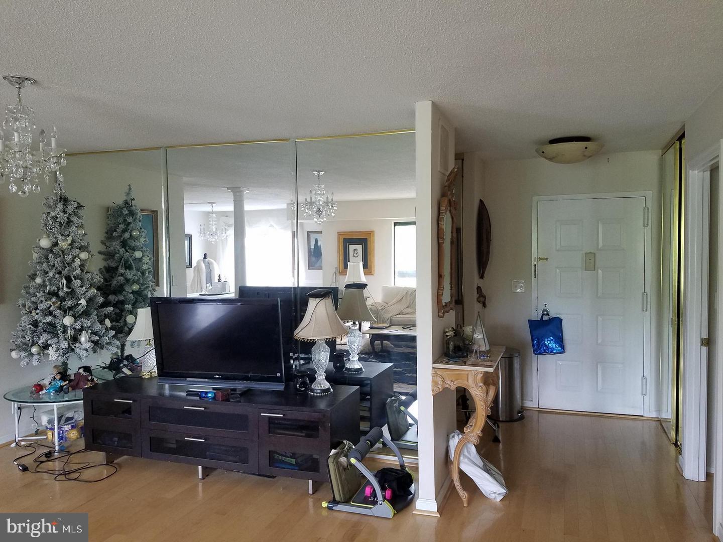 ROTONDA - Residential Lease