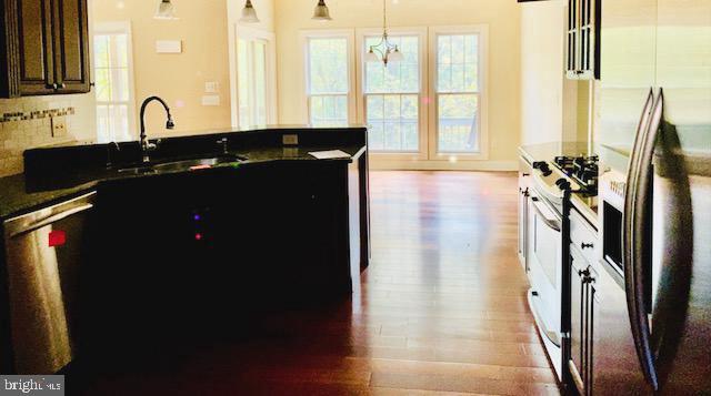 GLENCOE ESTATES - Residential