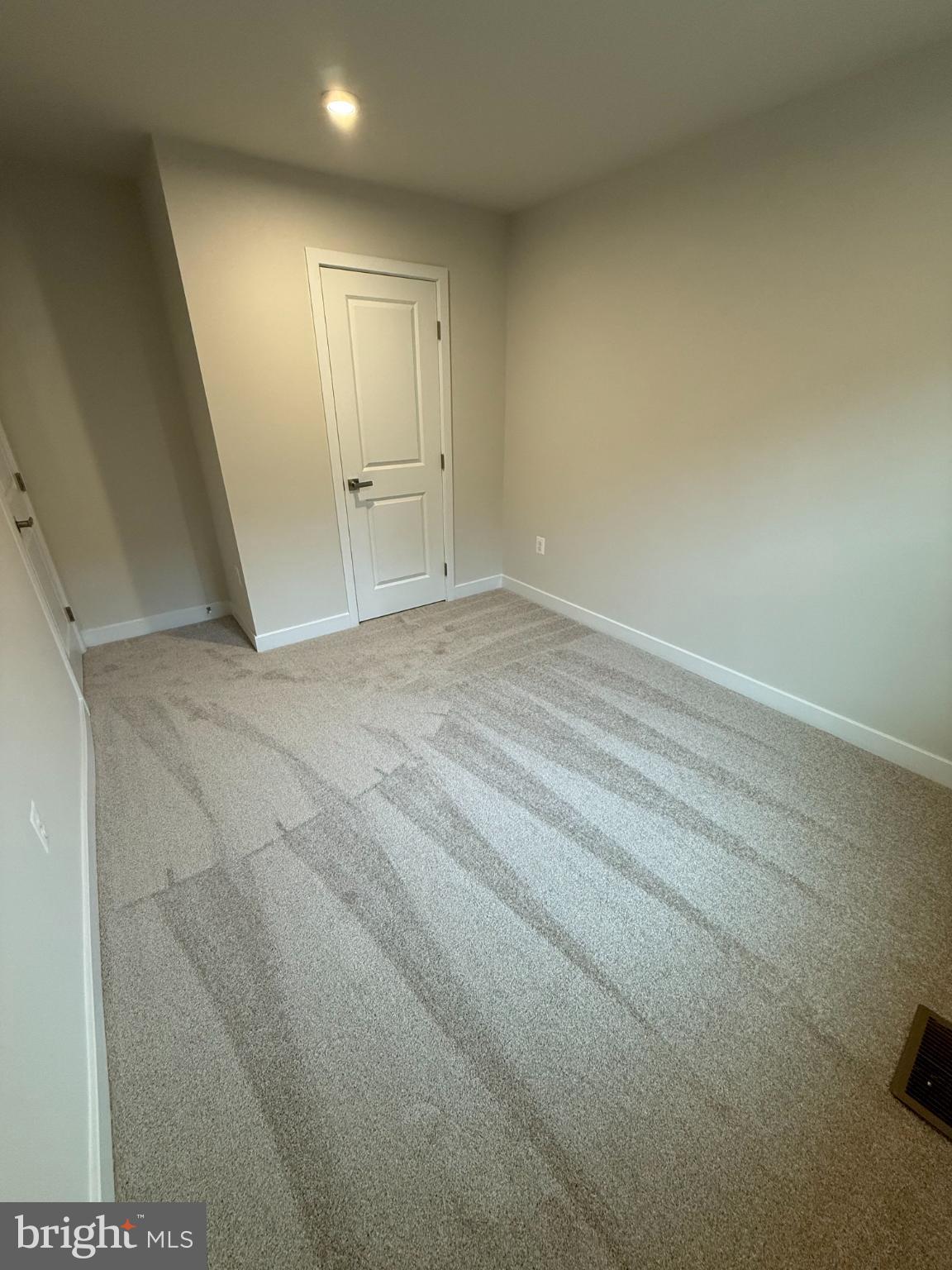 COURTHOUSE COMMONS - Residential Lease