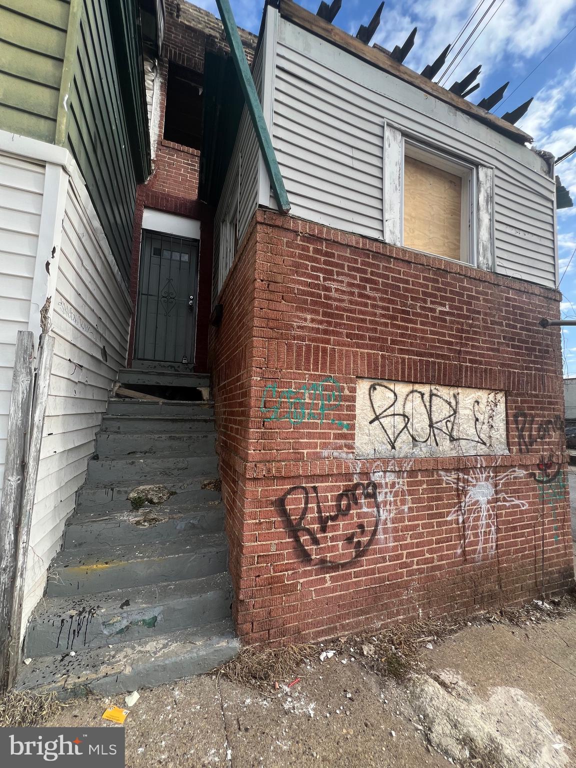 EAST BALTIMORE MIDWAY - Residential