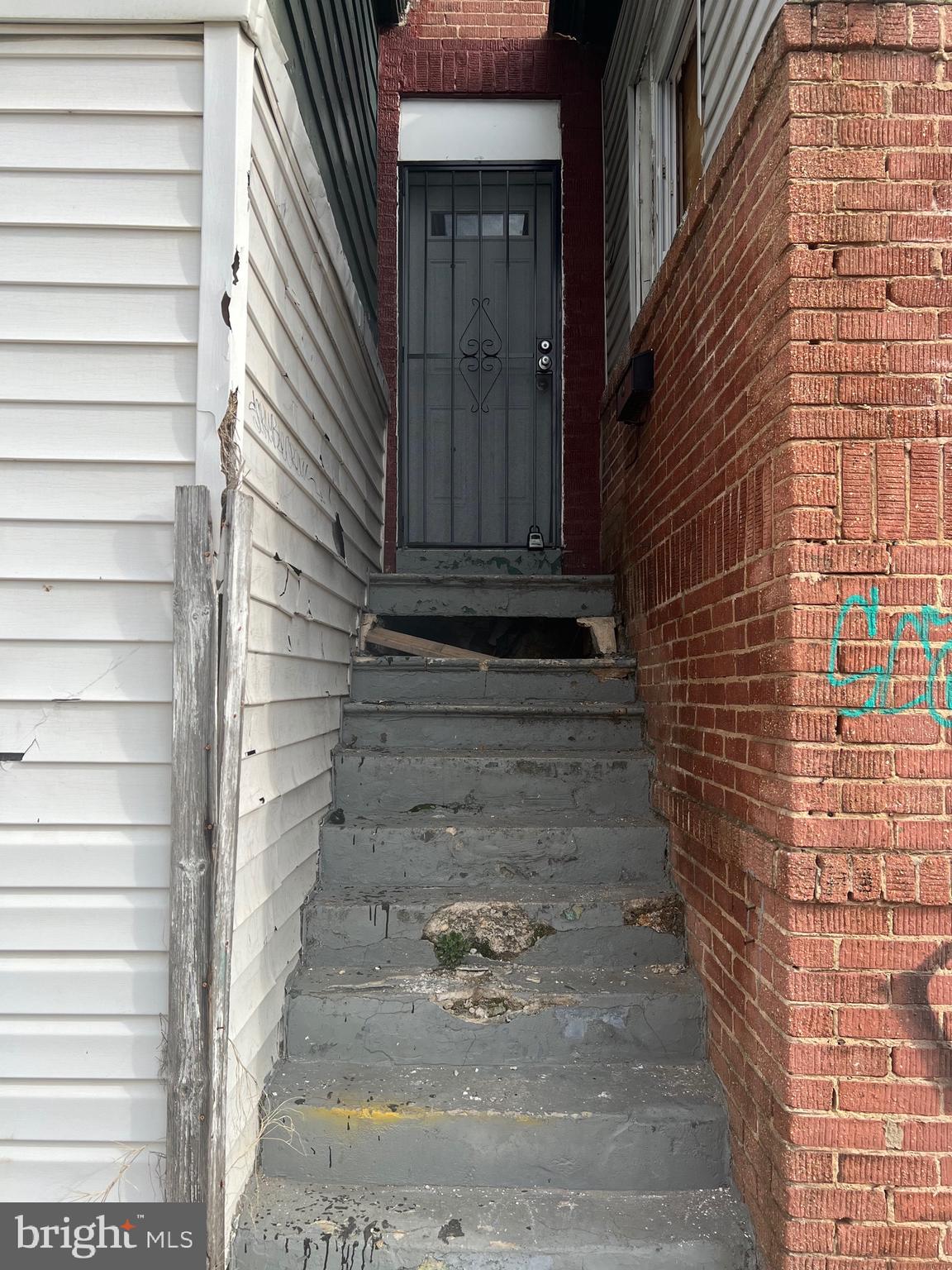 EAST BALTIMORE MIDWAY - Residential