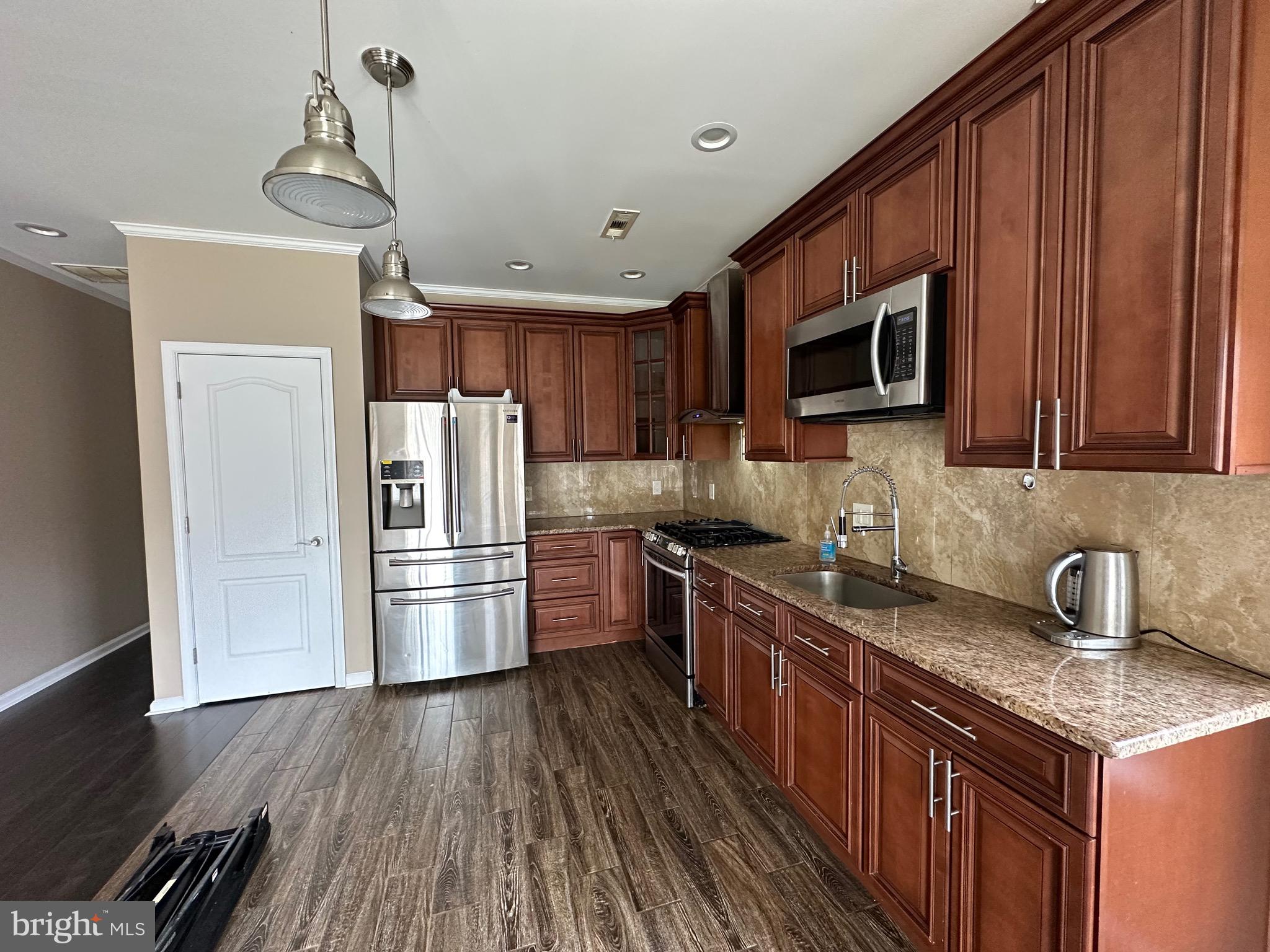 PHILADELPHIA (NORTHEAST) - Residential