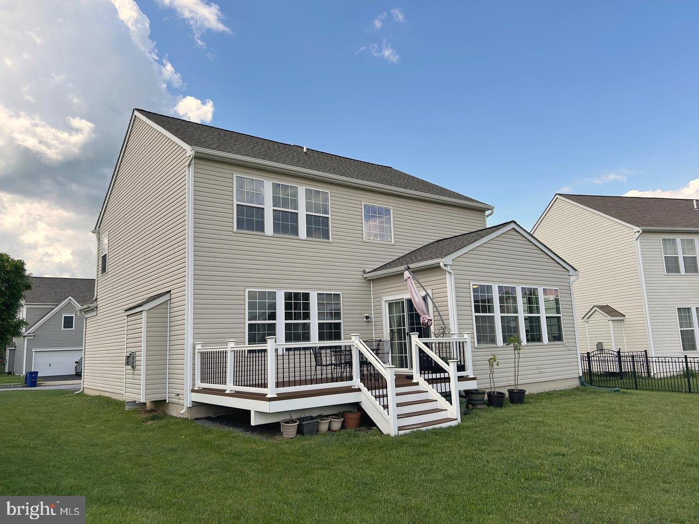 APPLECROSS - Residential Lease