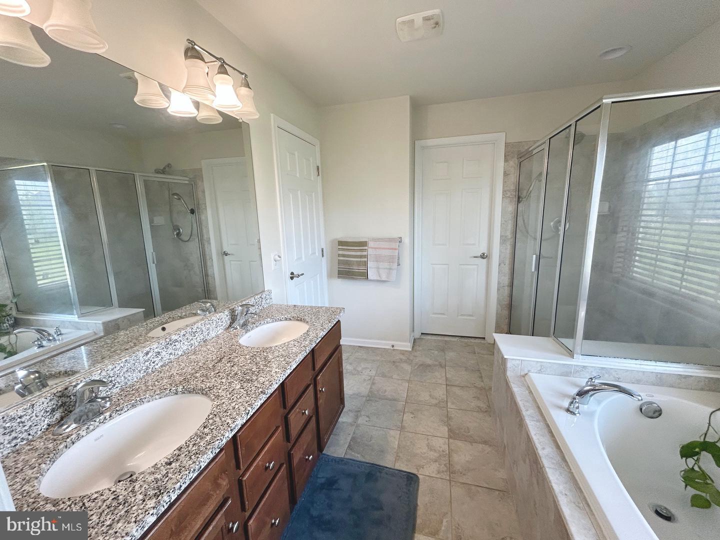 APPLECROSS - Residential Lease