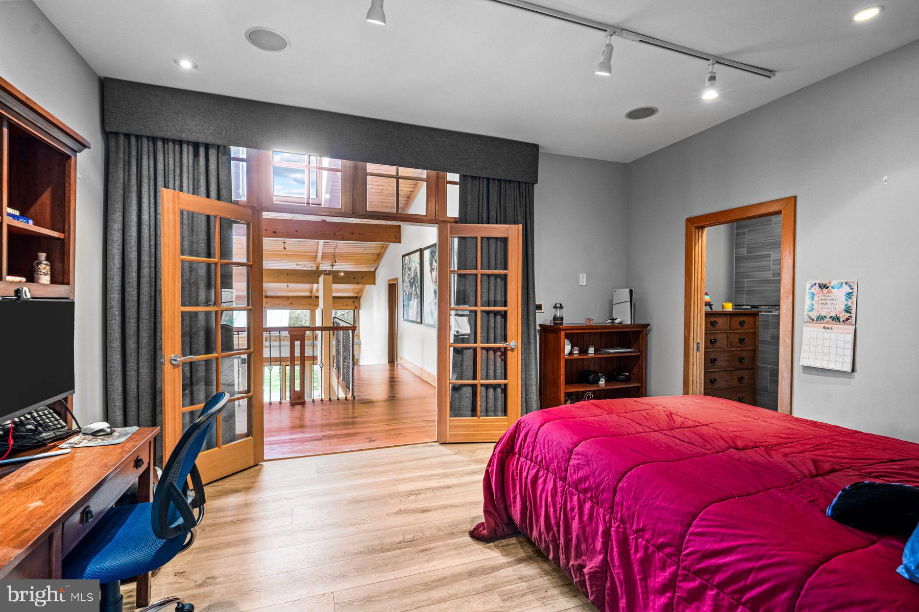 MERION GOLF MANOR - Residential