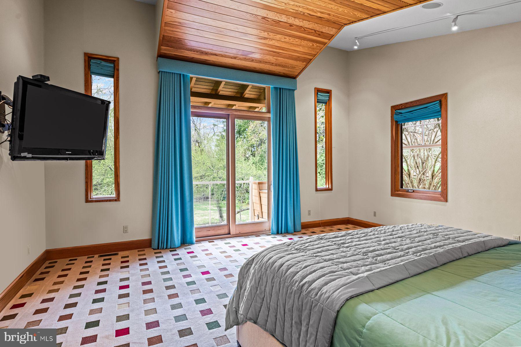 MERION GOLF MANOR - Residential