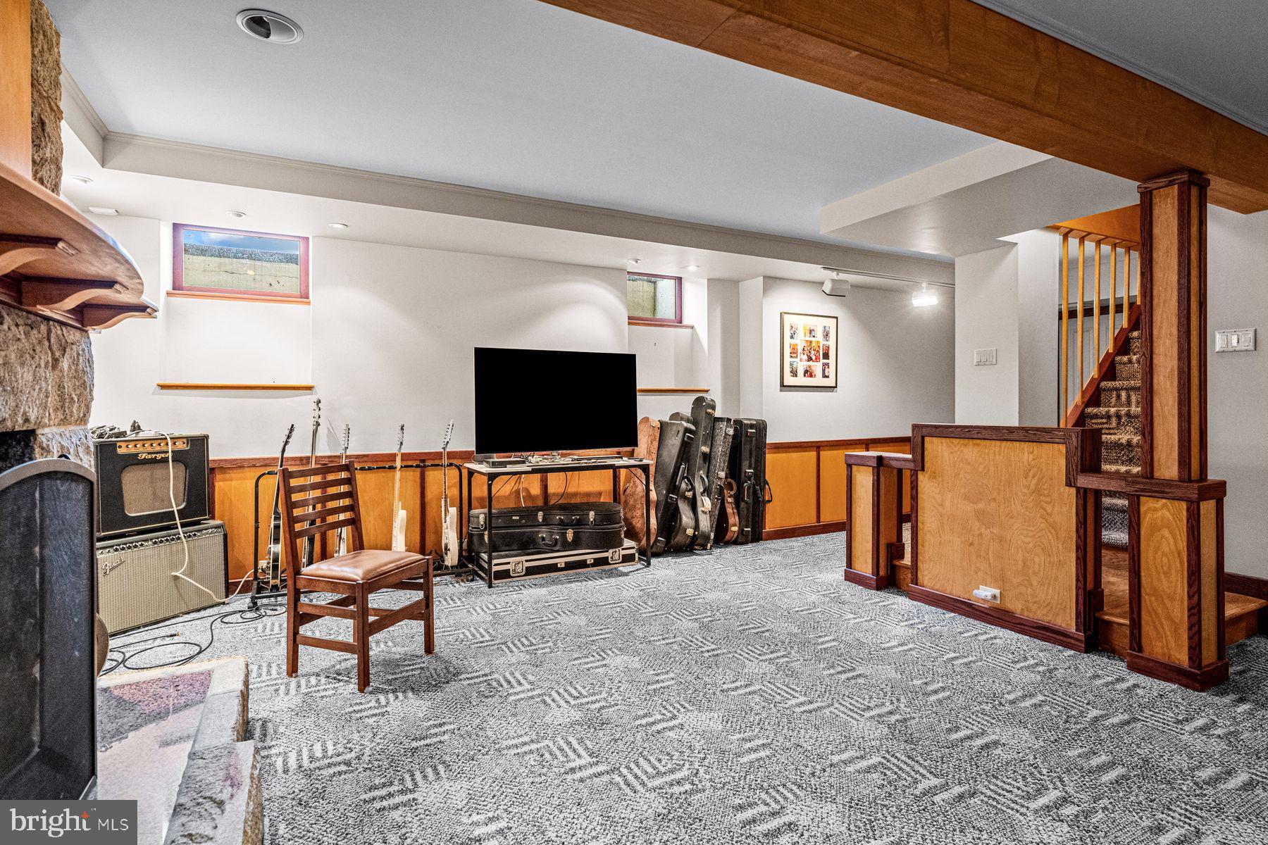 MERION GOLF MANOR - Residential