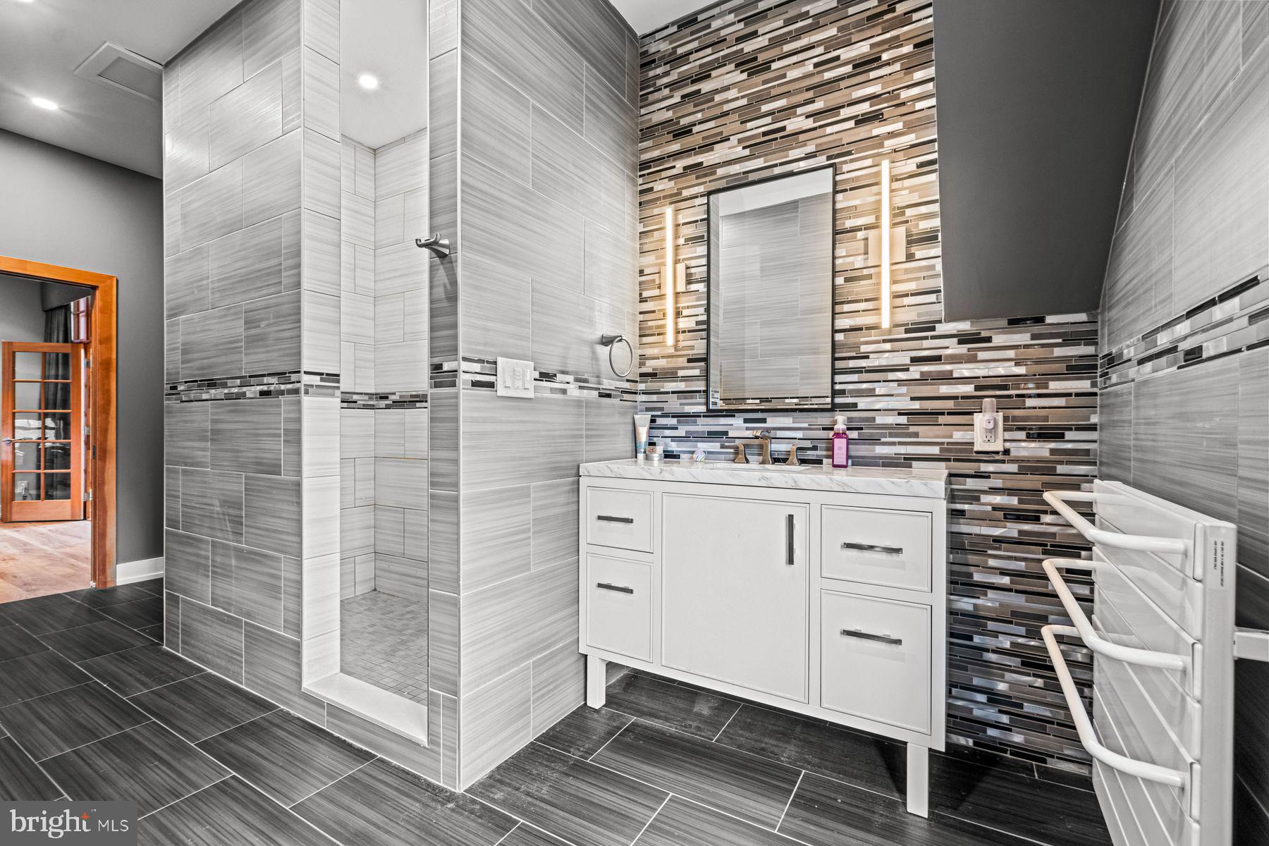 MERION GOLF MANOR - Residential