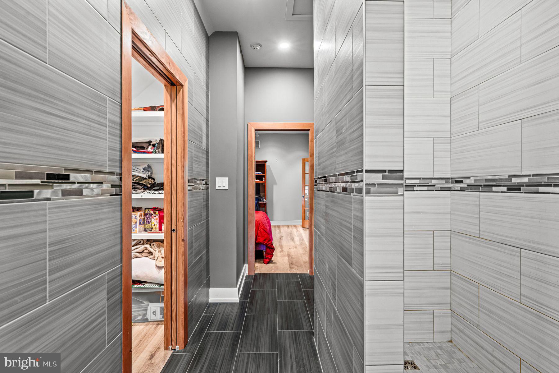 MERION GOLF MANOR - Residential