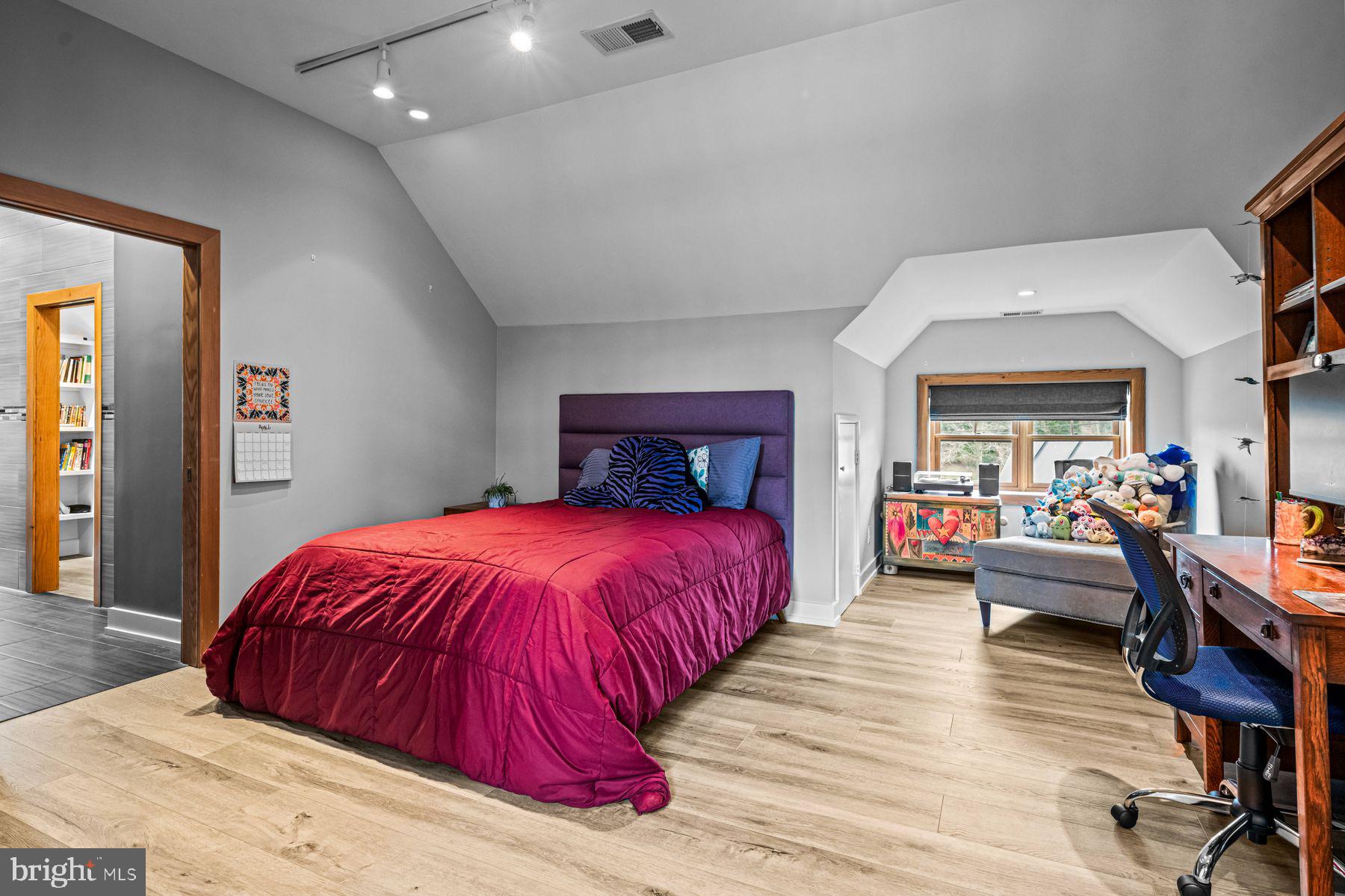 MERION GOLF MANOR - Residential