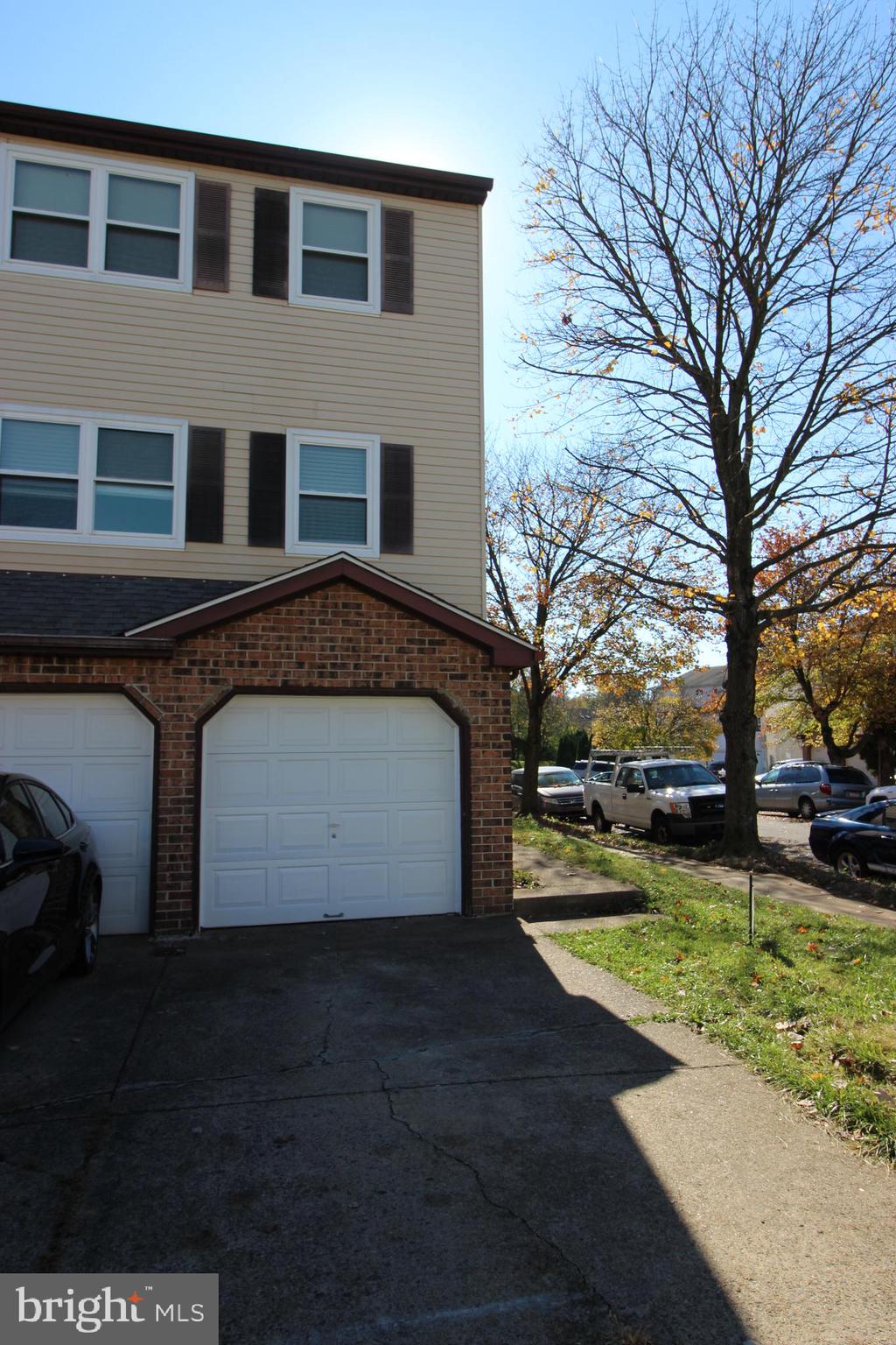 13053 BLAKESLEE DRIVE 1ST FLOOR