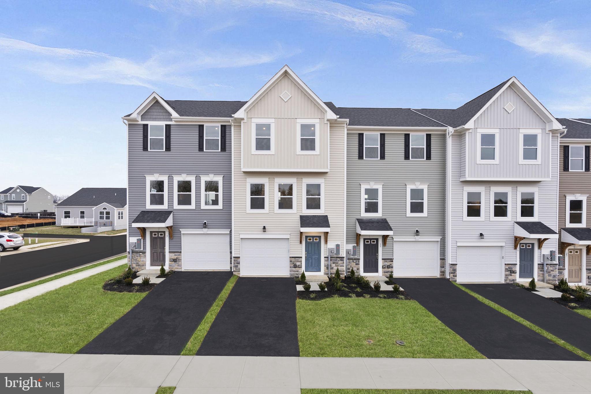 HUNTWELL WEST - Residential