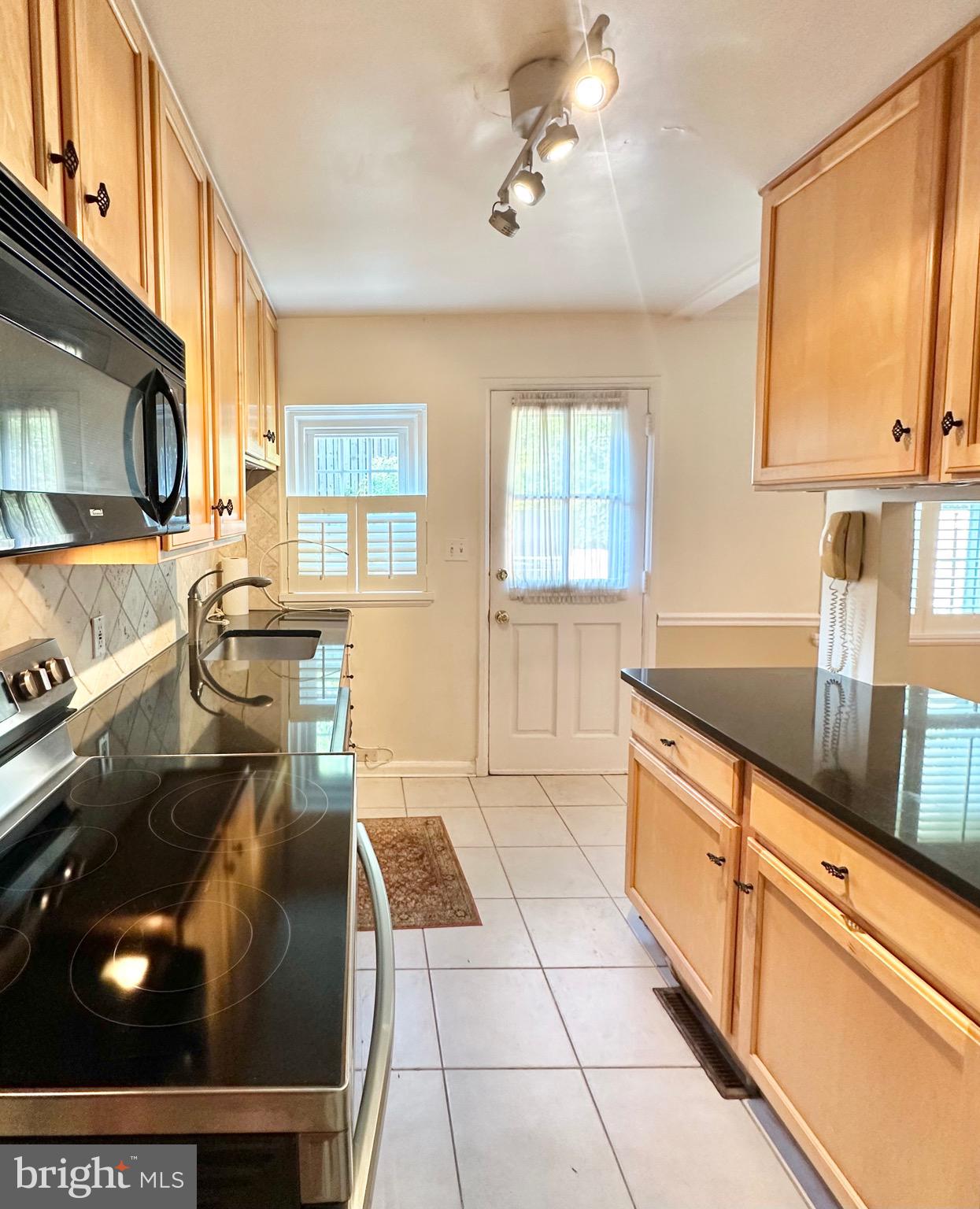 FAIRLINGTON GREEN - Residential Lease