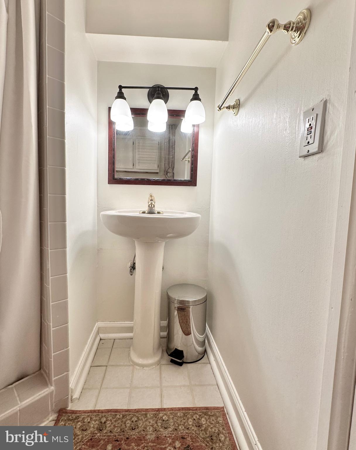 FAIRLINGTON GREEN - Residential Lease