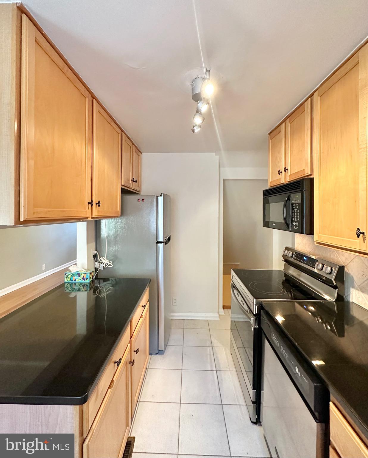 FAIRLINGTON GREEN - Residential Lease