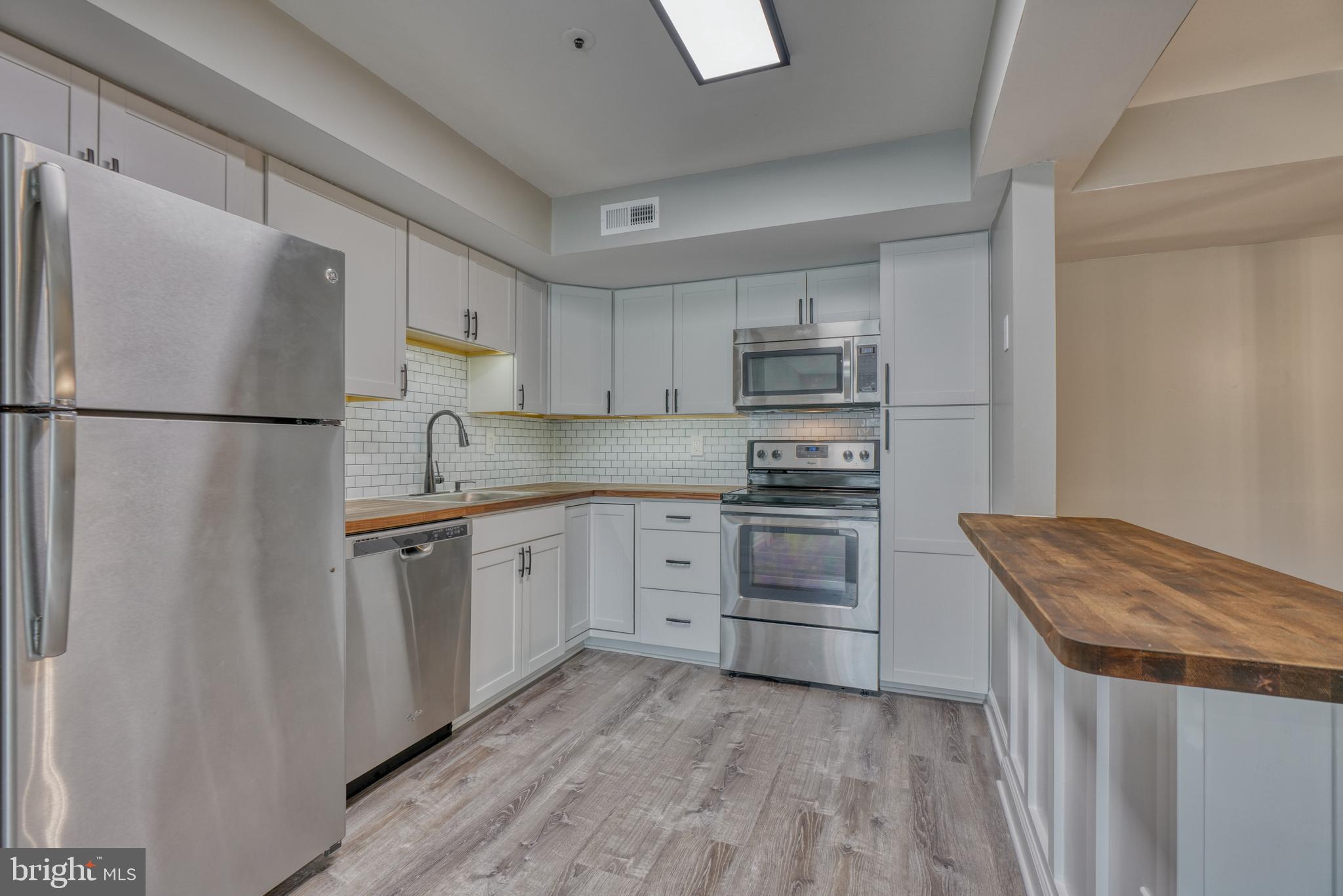 BRENTWOOD CONDO - Residential