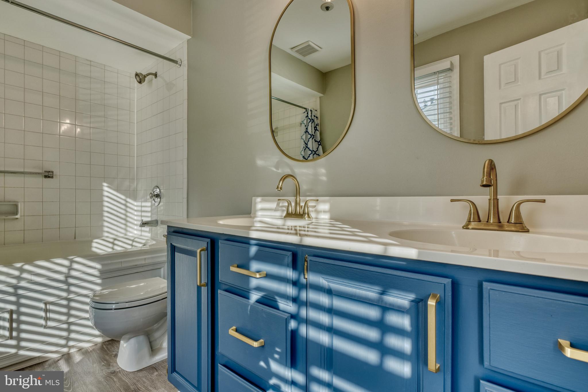 BRENTWOOD CONDO - Residential