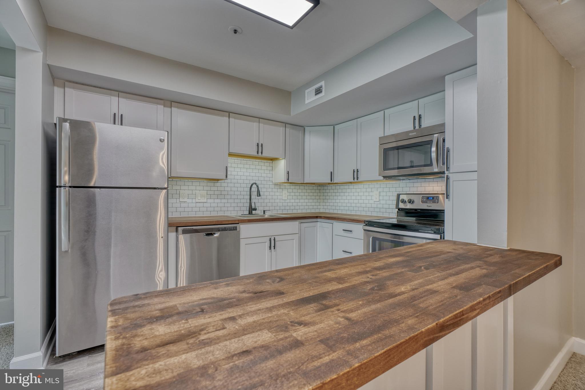 BRENTWOOD CONDO - Residential