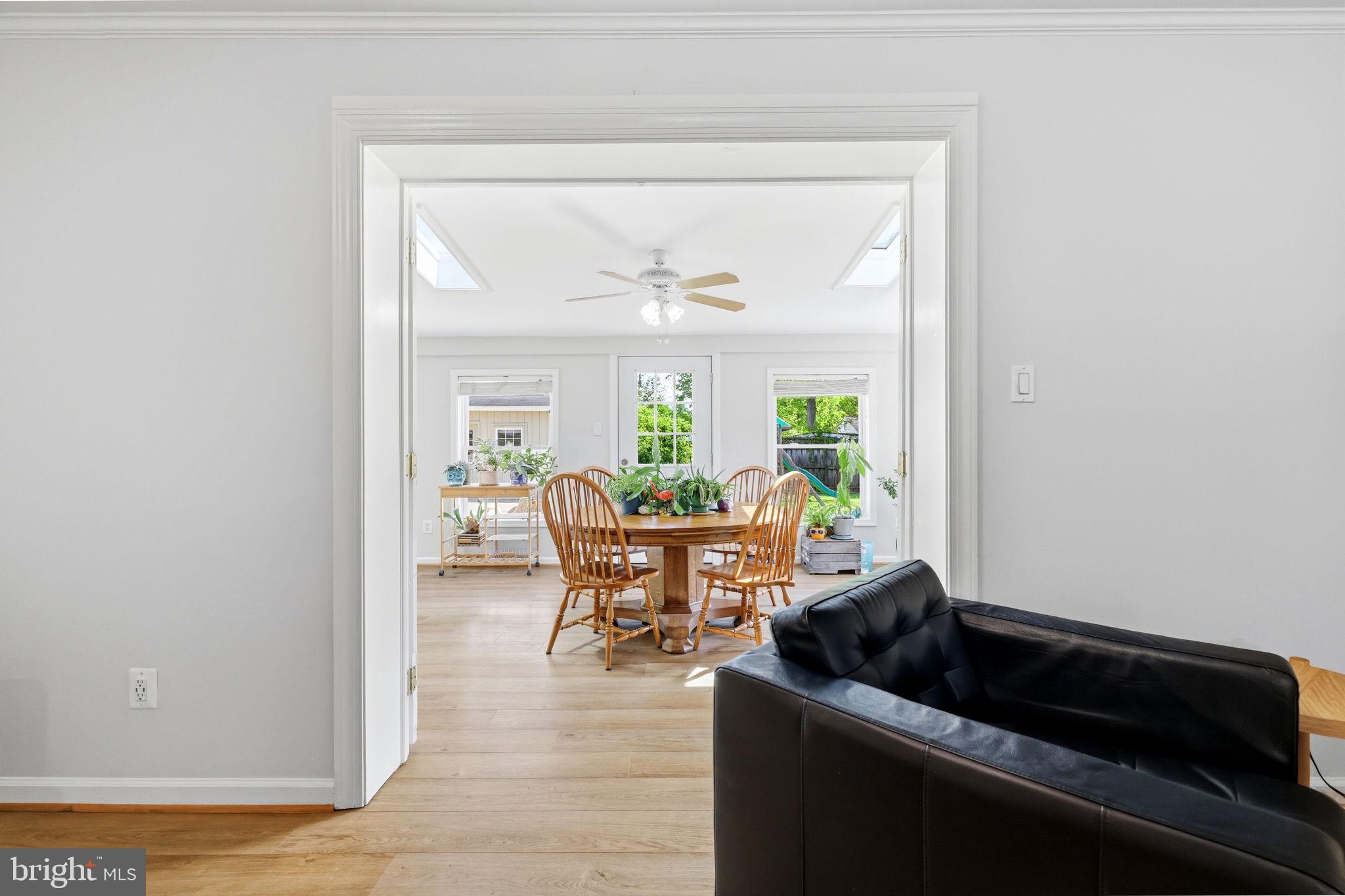 COUNTRY CLUB MANOR - Residential