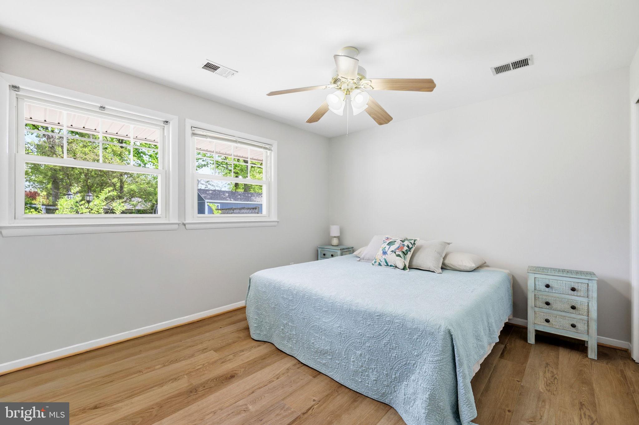 COUNTRY CLUB MANOR - Residential