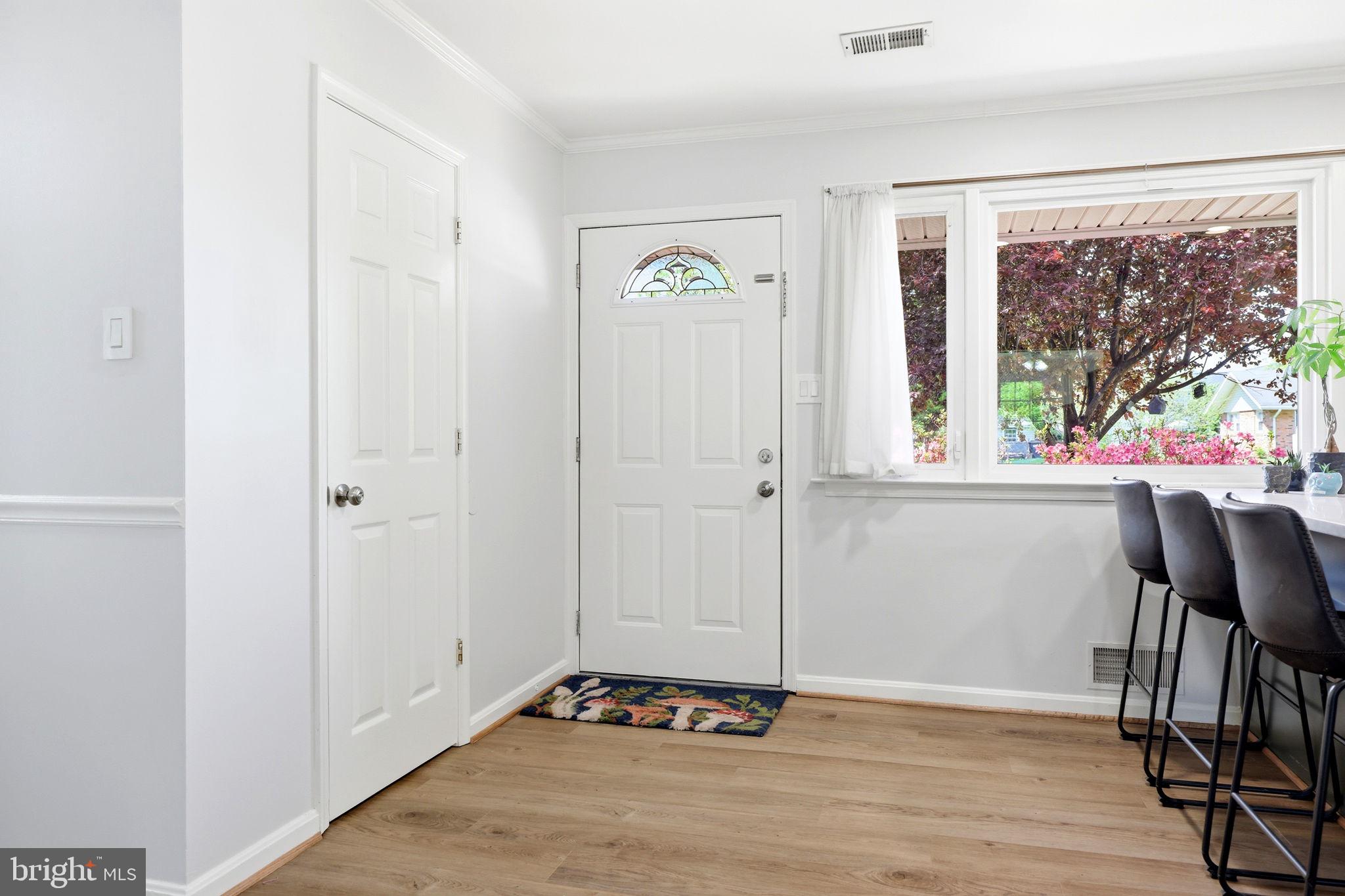 COUNTRY CLUB MANOR - Residential