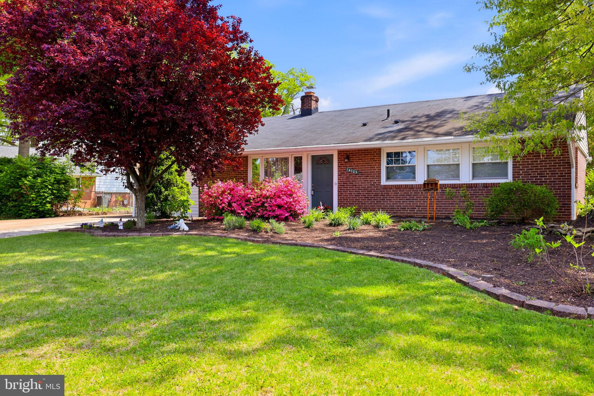 COUNTRY CLUB MANOR - Residential