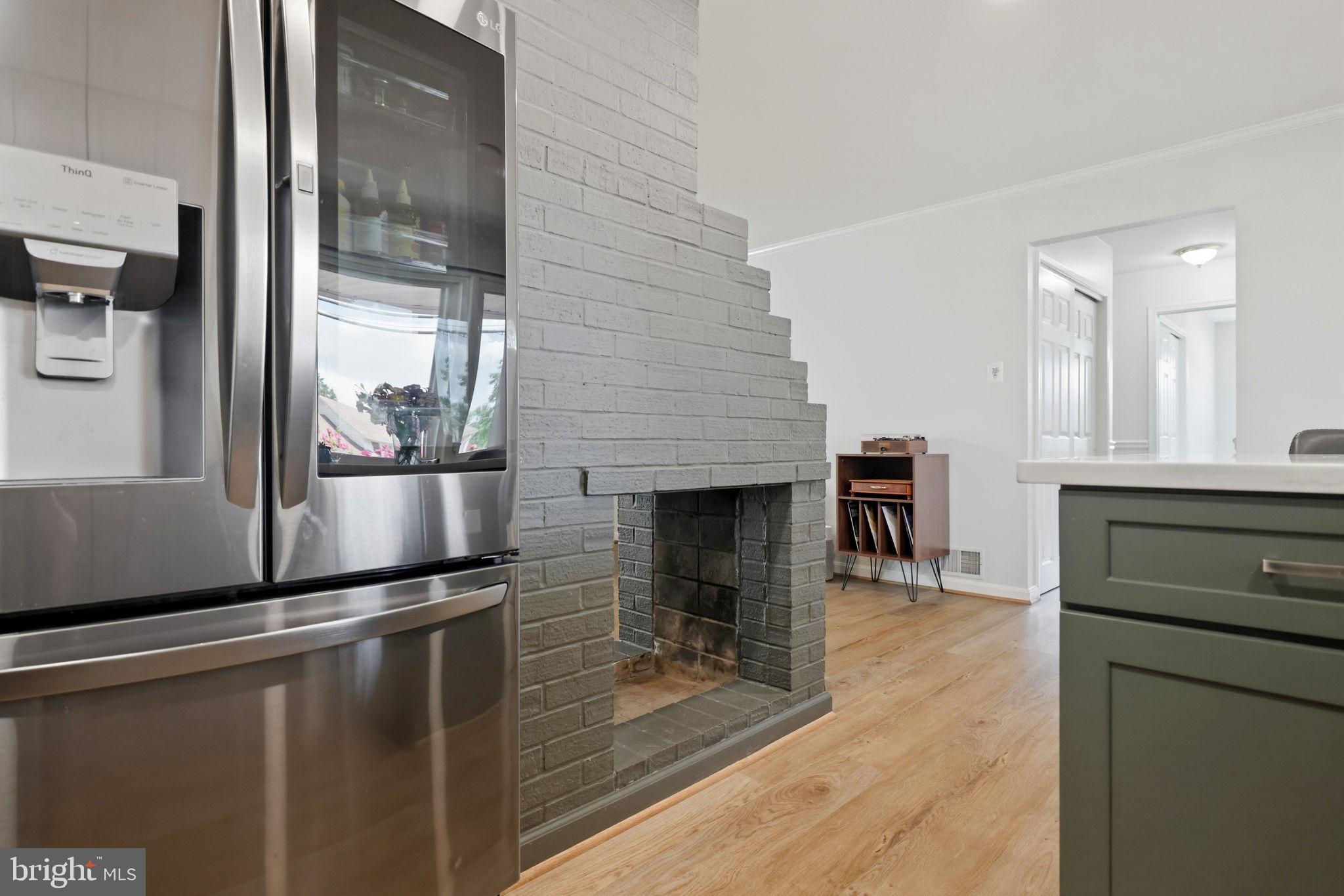 COUNTRY CLUB MANOR - Residential