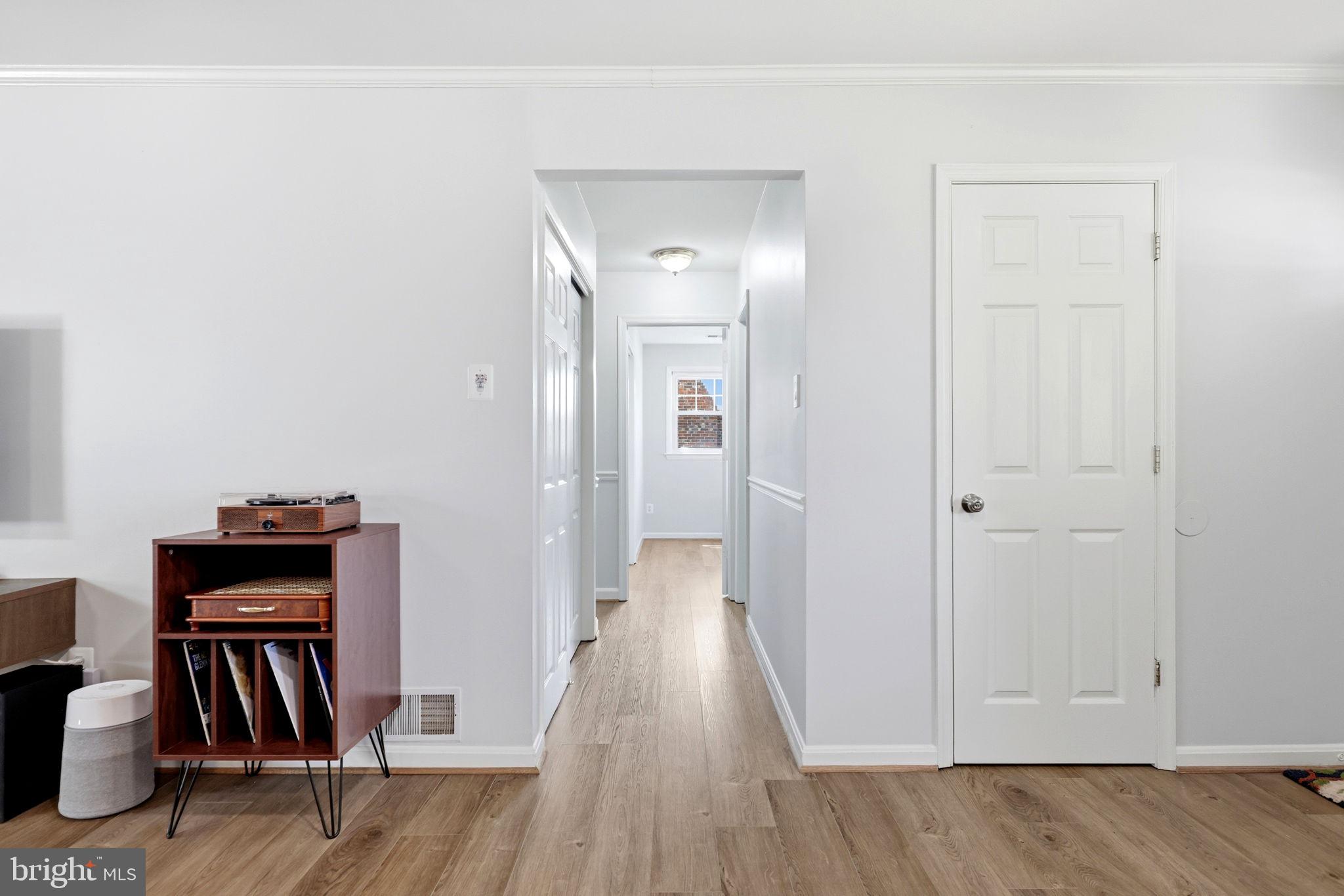 COUNTRY CLUB MANOR - Residential