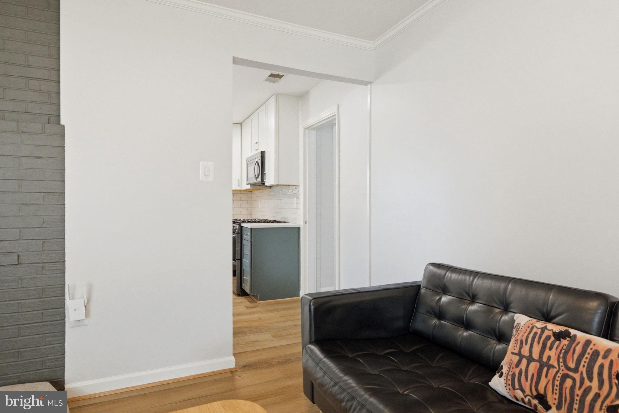 COUNTRY CLUB MANOR - Residential