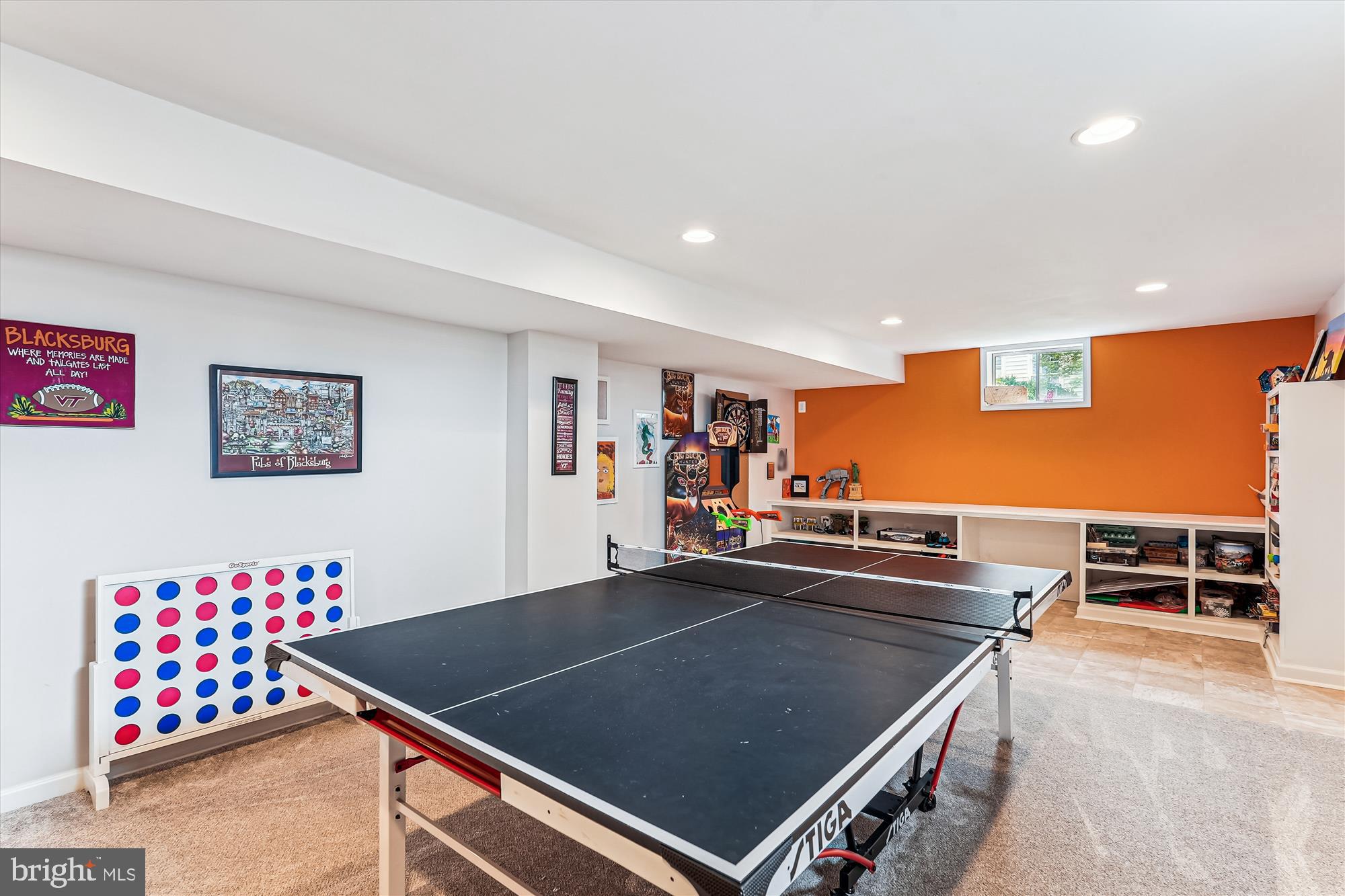 VIRGINIA OAKS - Residential