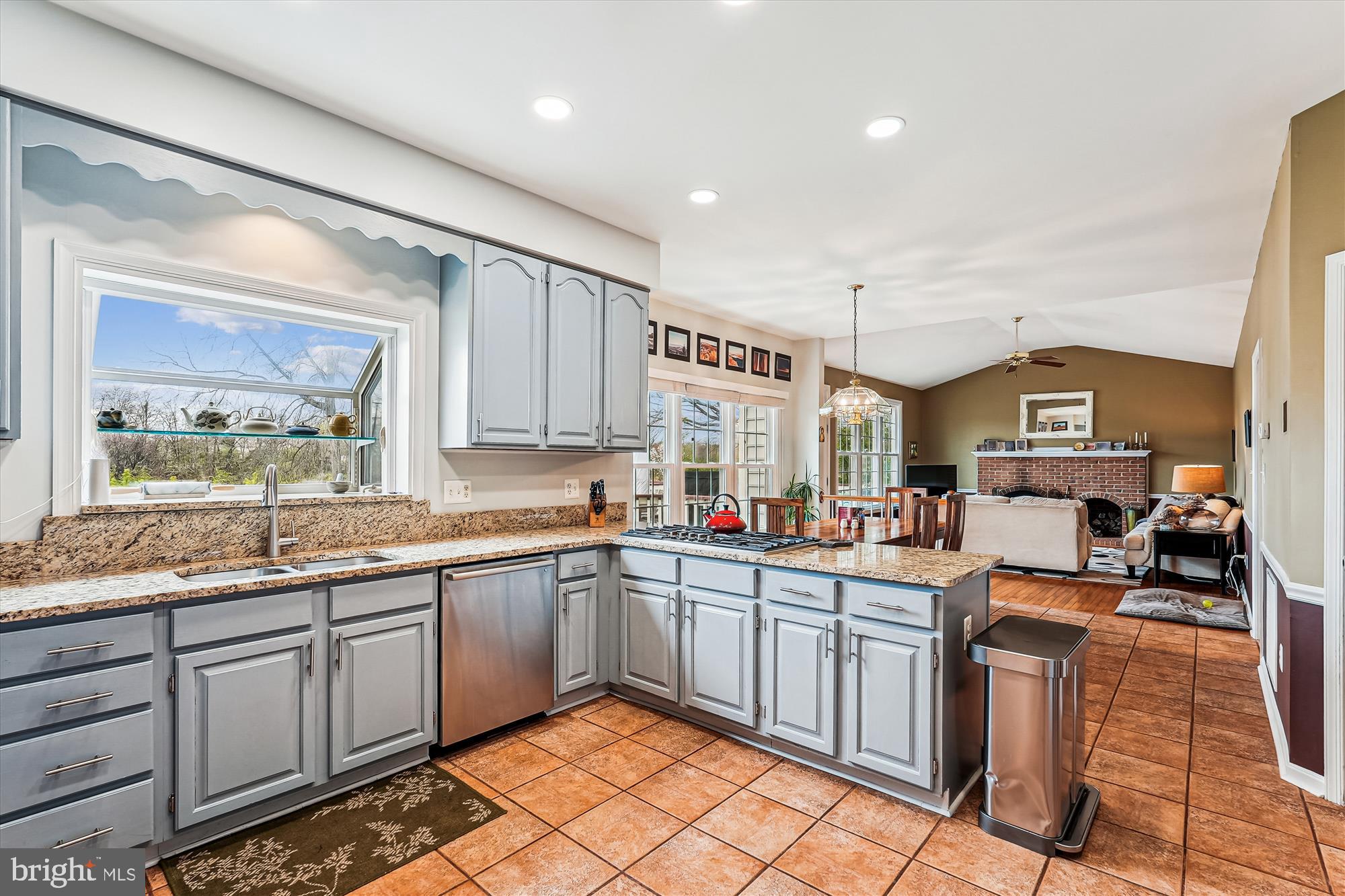 VIRGINIA OAKS - Residential