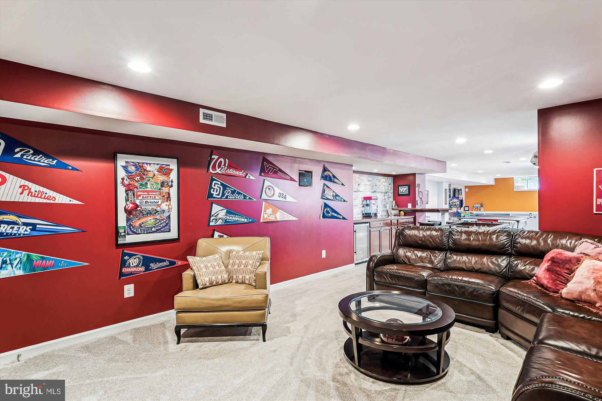 VIRGINIA OAKS - Residential