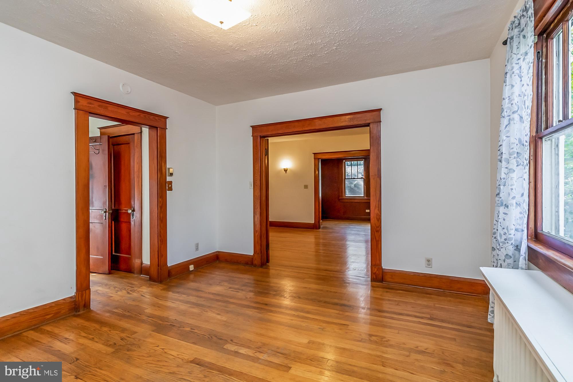 LAURAVILLE HISTORIC DISTRICT - Residential Income