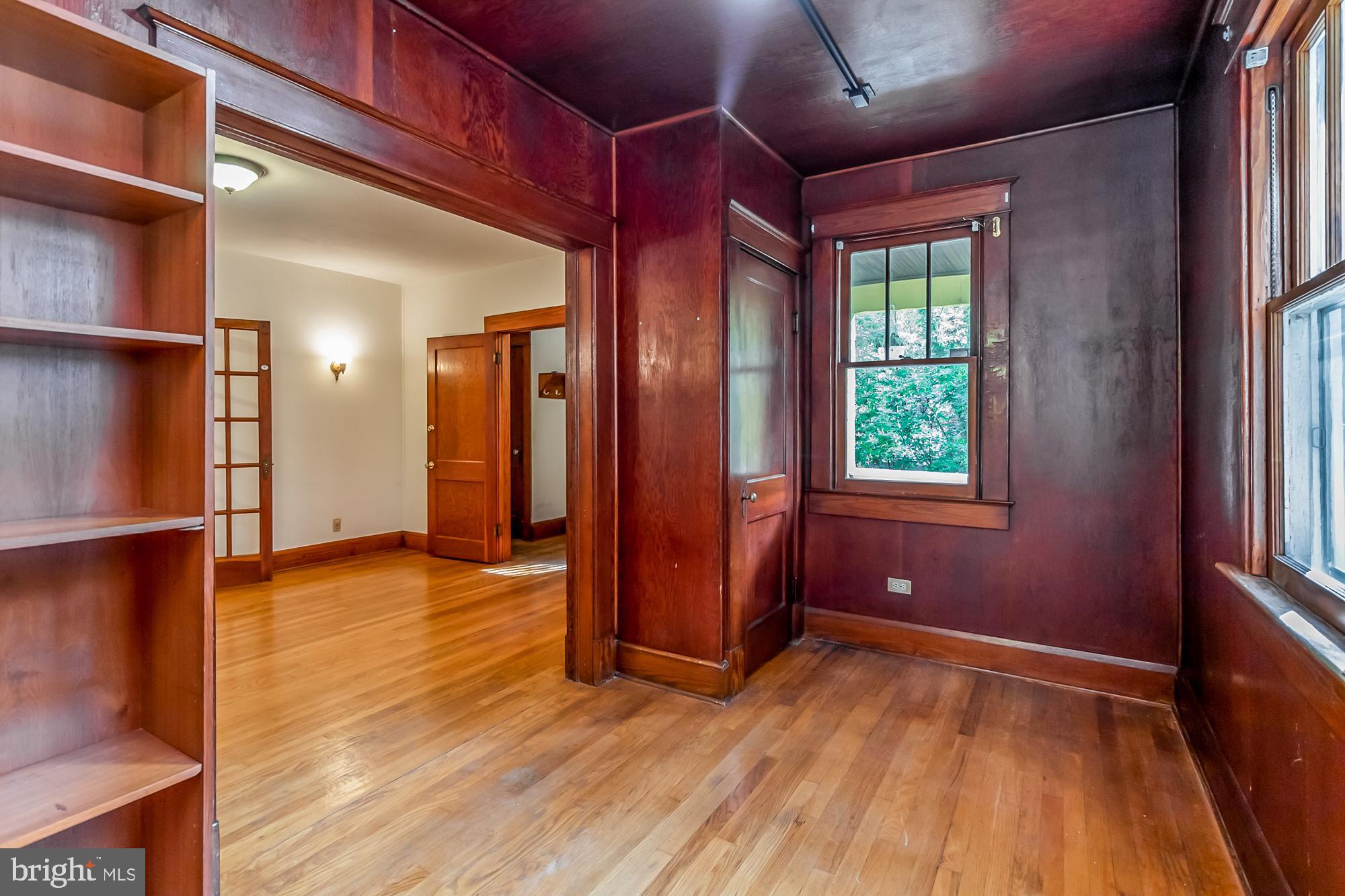 LAURAVILLE HISTORIC DISTRICT - Residential Income