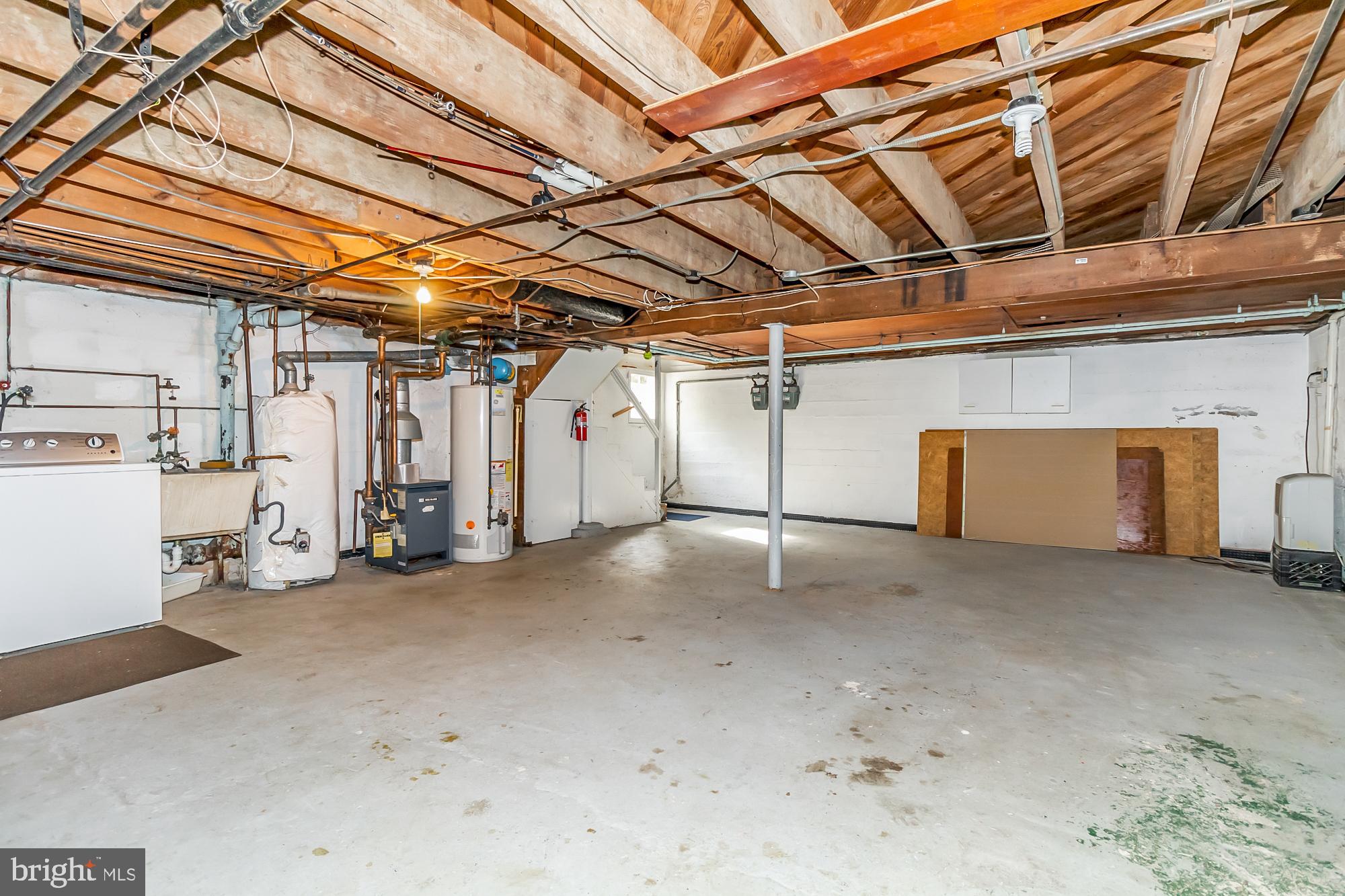 LAURAVILLE HISTORIC DISTRICT - Residential Income