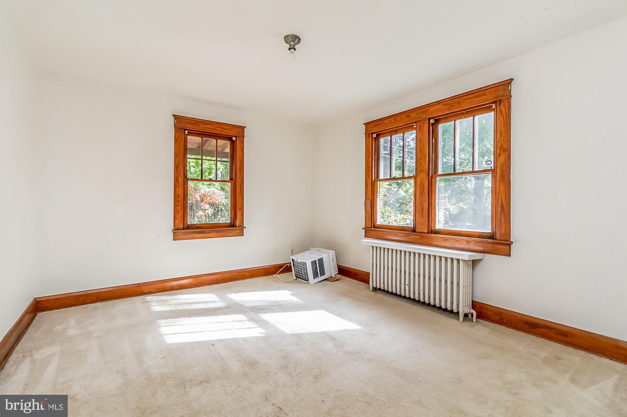 LAURAVILLE HISTORIC DISTRICT - Residential Income