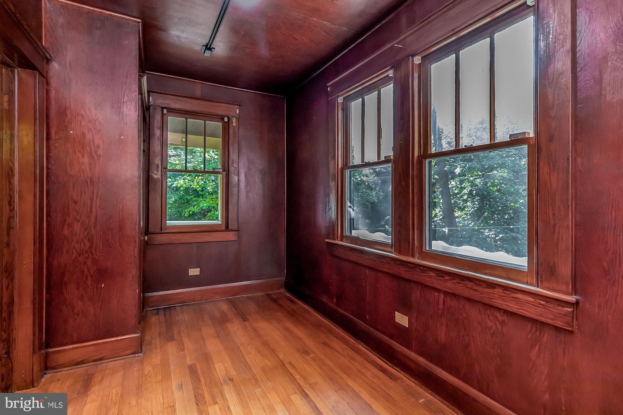 LAURAVILLE HISTORIC DISTRICT - Residential Income