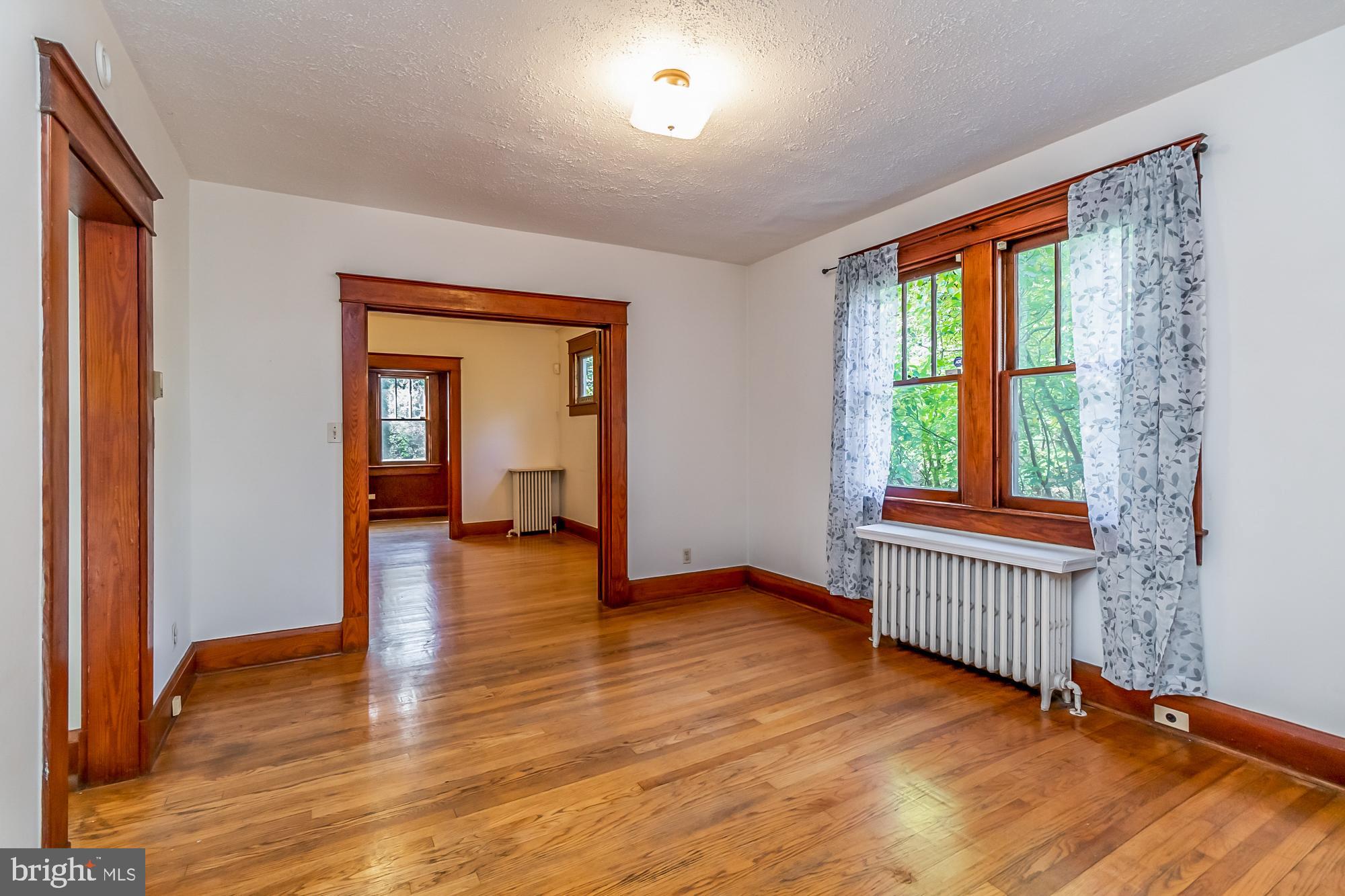 LAURAVILLE HISTORIC DISTRICT - Residential Income